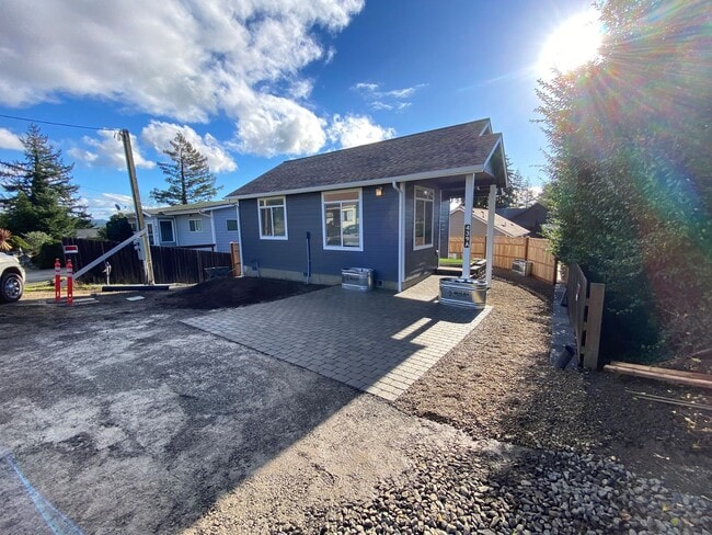 Building Photo - BRAND NEW 1 BEDROOM ON OREGON'S ADVENTURE COAST!