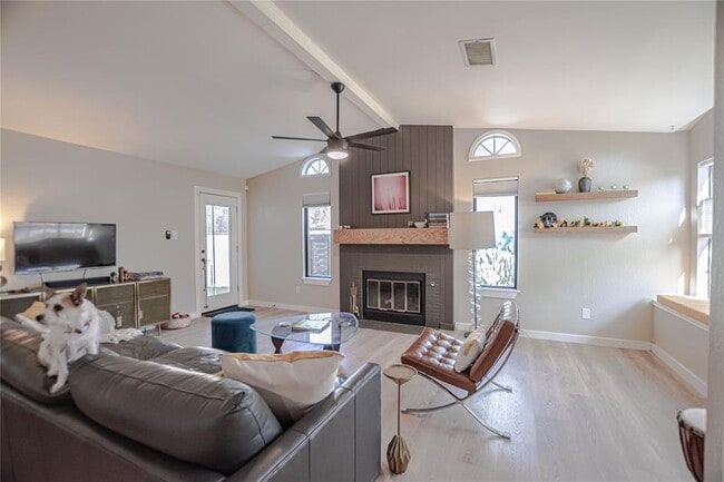 Photo - 1622 Cattle Trail