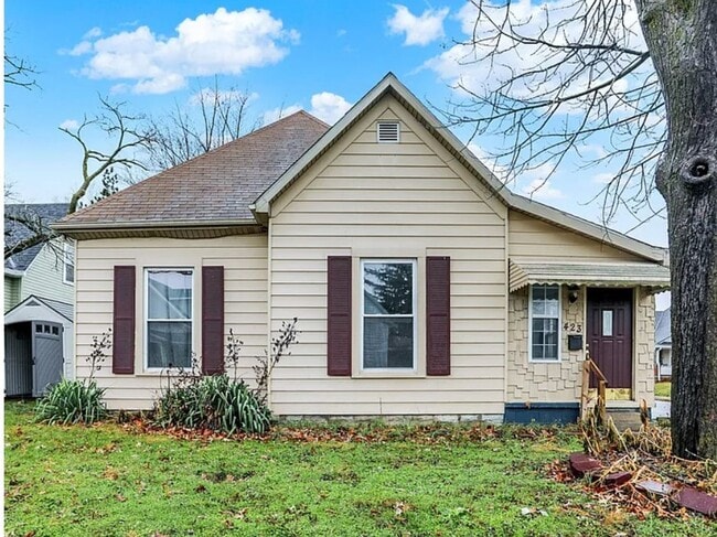 Building Photo - 423 N Webster St