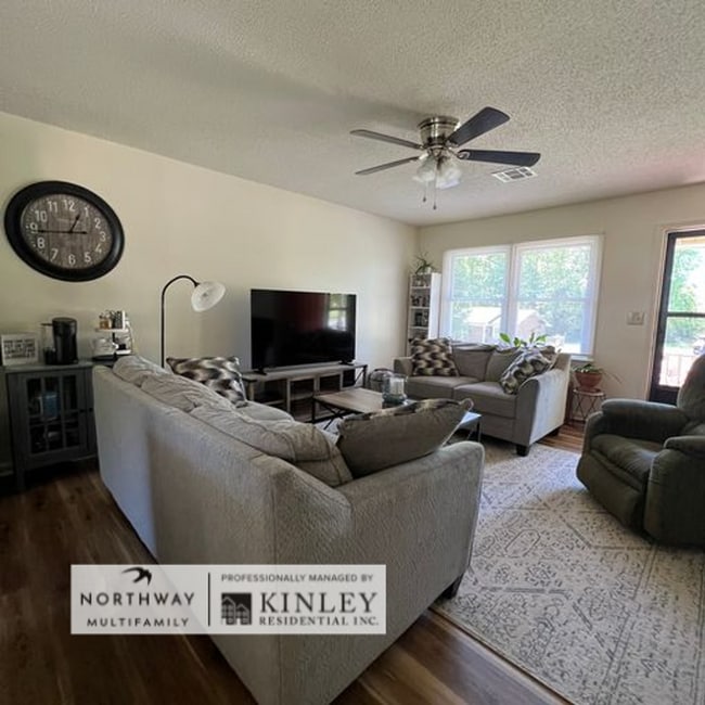 Photo - Country Club Apartments
