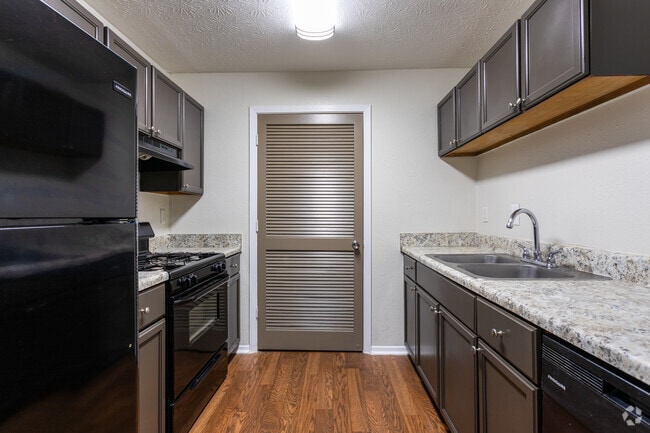 1BR, 1BA - 786 SF - The Hundred Exchange