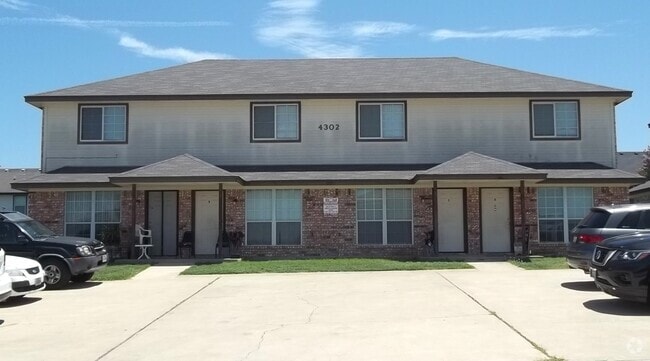 Building Photo - 4302 Sylvia Dr Unit A Rental