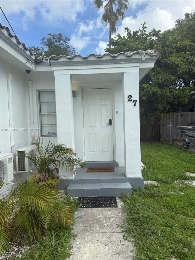 Photo - 27 NW 44th St Unit 27