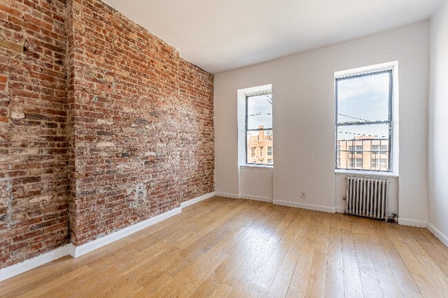 Photo - 1722 Amsterdam Ave Apartments