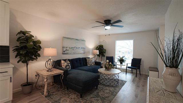 Photo - 6408 Locust St