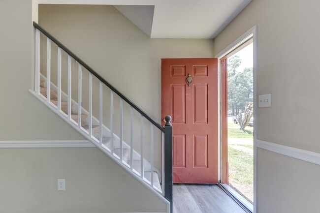 Photo - 732 Galahad Dr