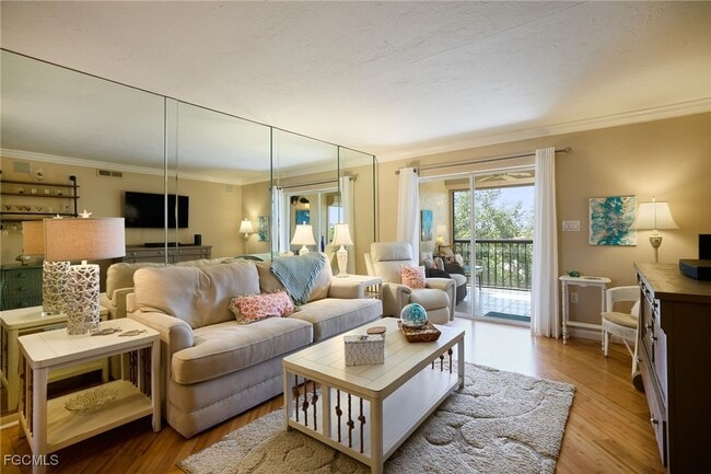 Building Photo - 2121 Collier Ave Unit 518 Rental