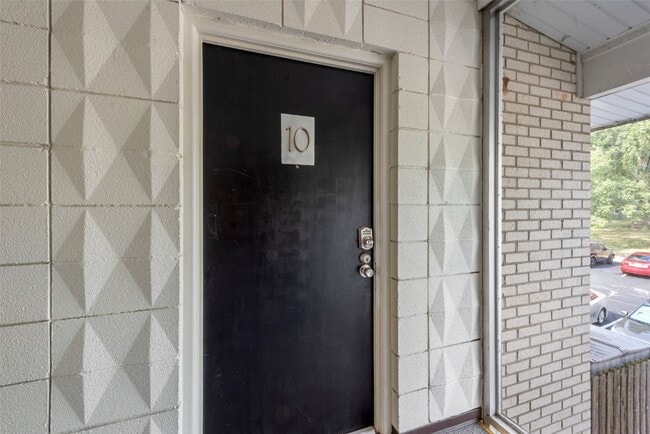 Photo - 10421 Briarbend Dr Unit 10