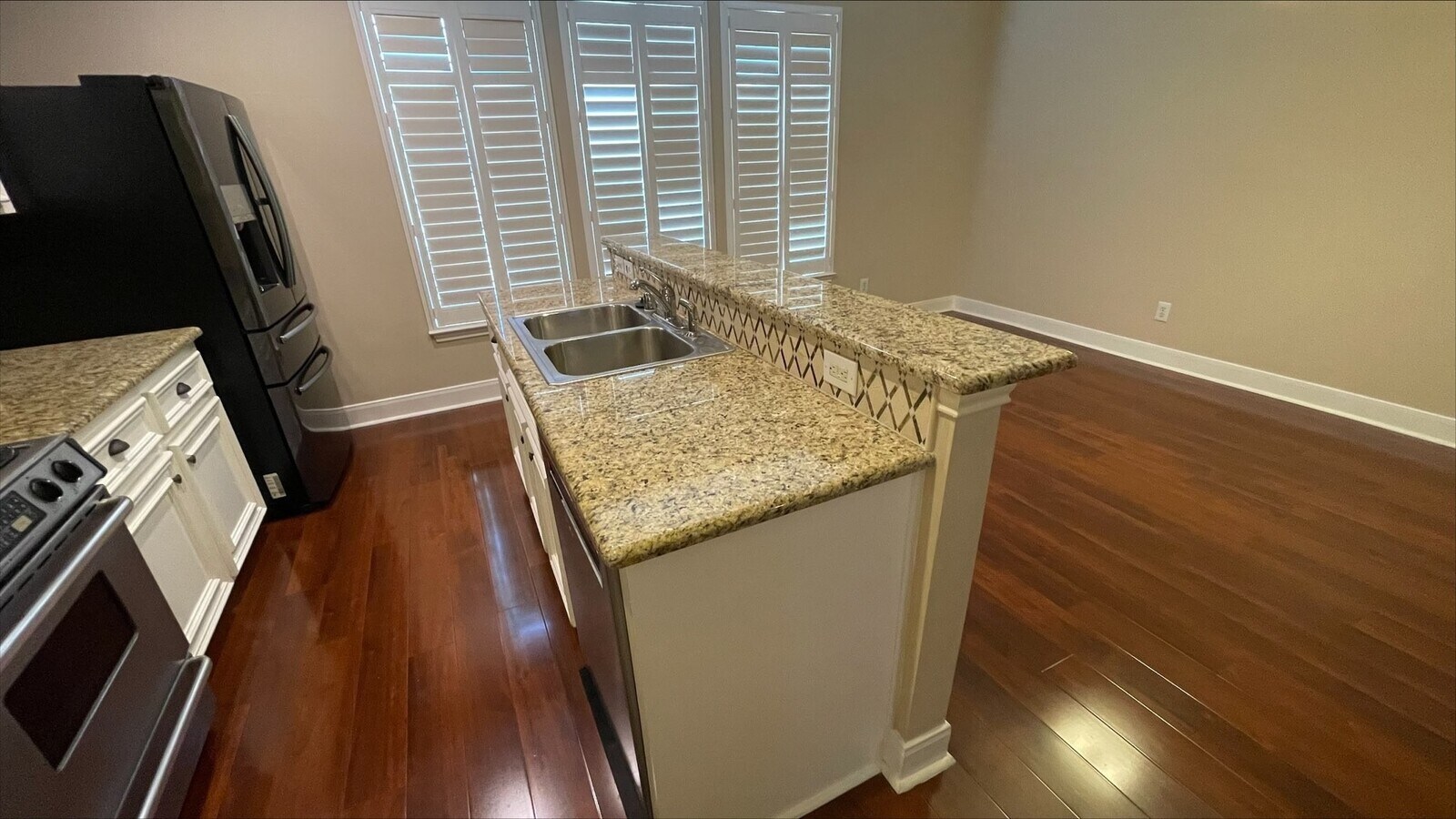 Photo - 1718 Elgin St