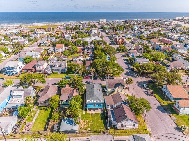 Photo - 1224 Avenue K