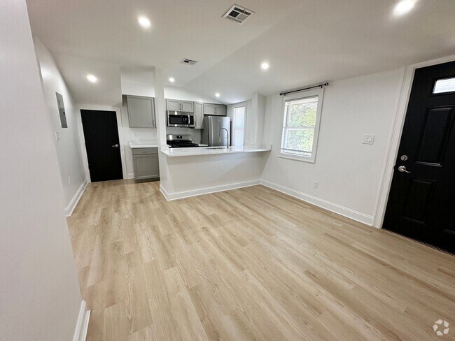 Building Photo - 55 Huron St Unit #2 Rental
