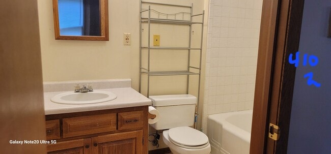 Photo - 410 6th St Unit 410 6th Street Apt2