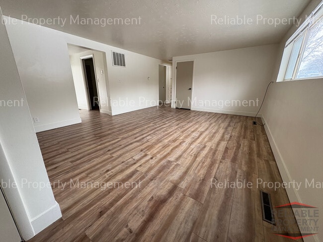 Photo - 297 Cottage Pl Unit 297