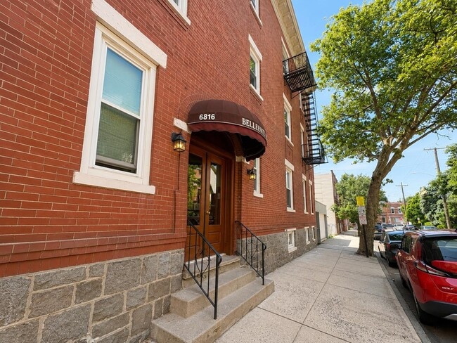 Building Photo - 6816 Bellevue Ave Unit 3A