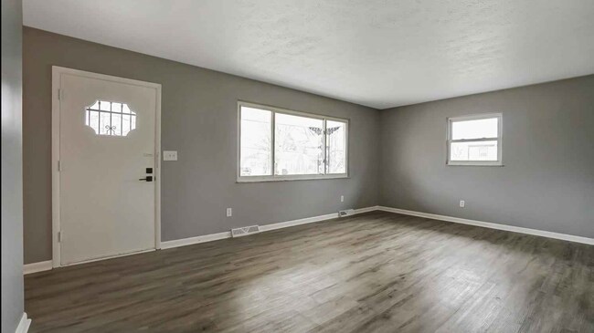 Photo - 1391 E Deshler Ave