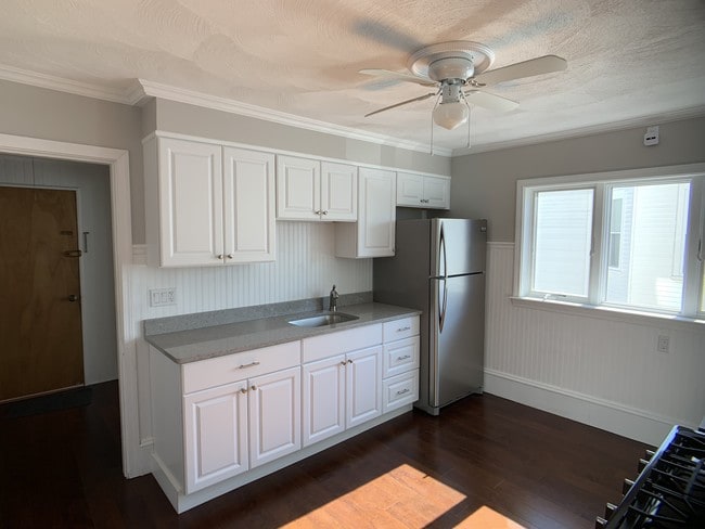 Building Photo - 130 Winthrop St Unit 2