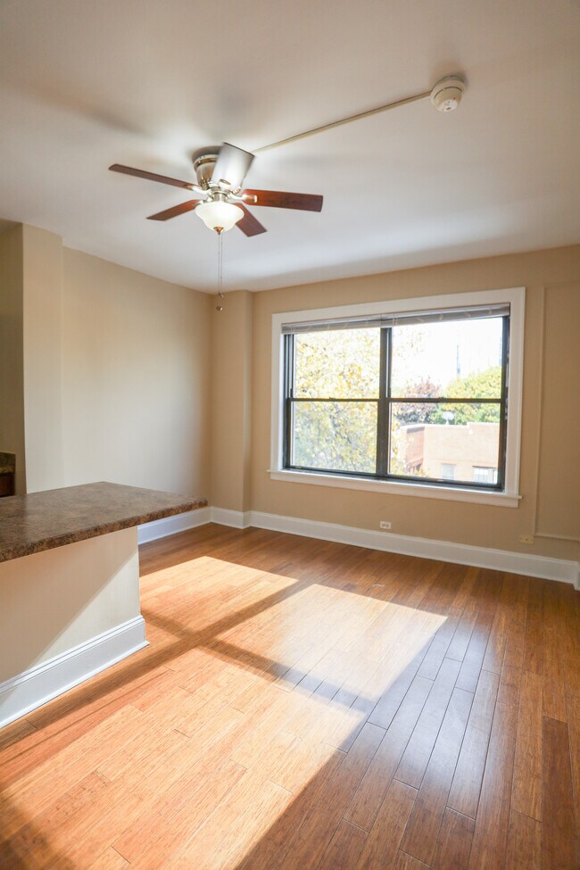 5320 S Cornell Ave Unit 401
