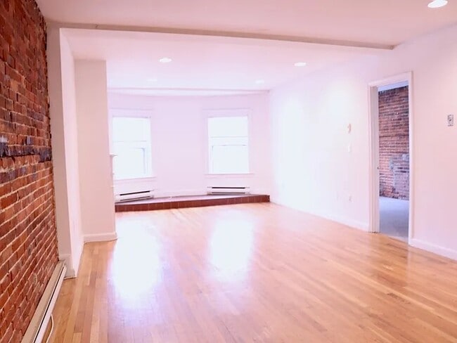 Building Photo - 1714 Washington St Unit 6