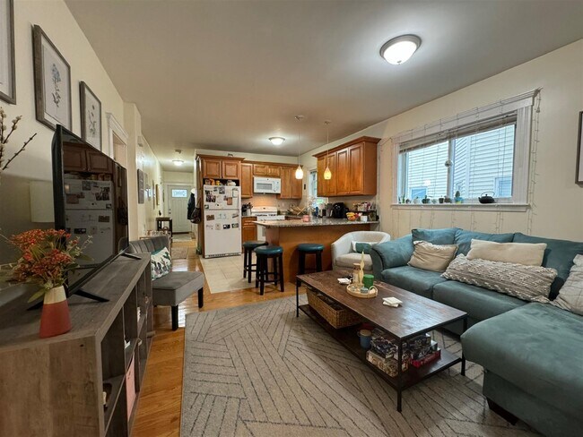 Building Photo - 29 Belknap St Unit 1