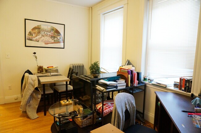 Photo - 42 Strathmore Rd Unit 1