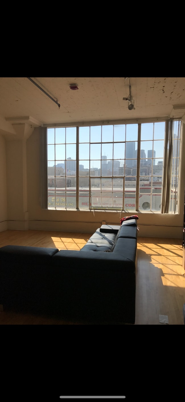 Photo - 420 S San Pedro St