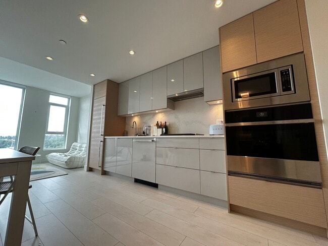 Photo - 3438 Sawmill Cres