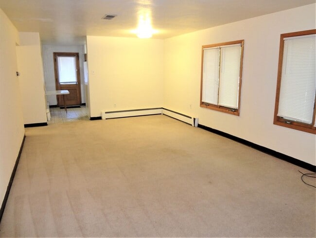 Photo - Cozy 1 Bedroom Apartment off East Campus Unit 1