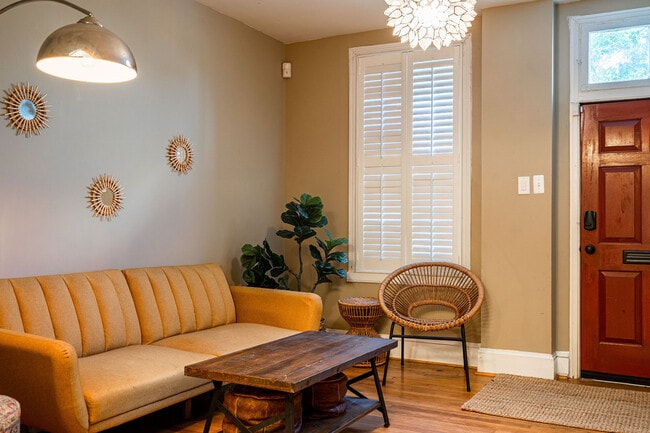 Photo - 101 S Bentz St