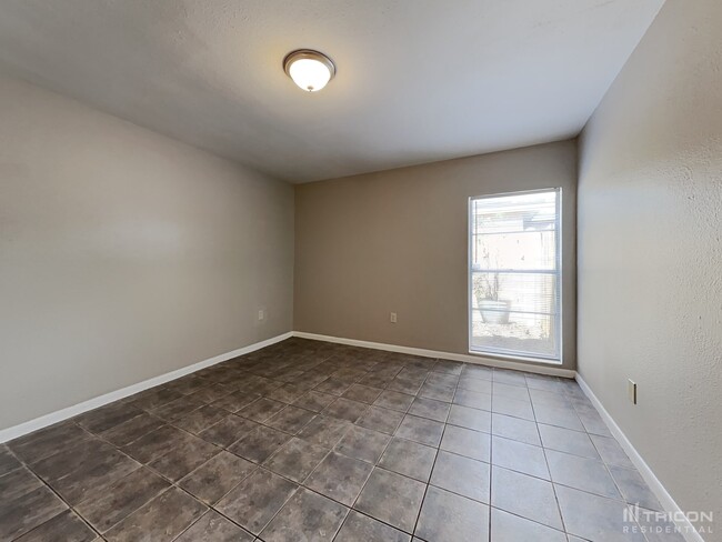 Photo - 1408 Highview Rd