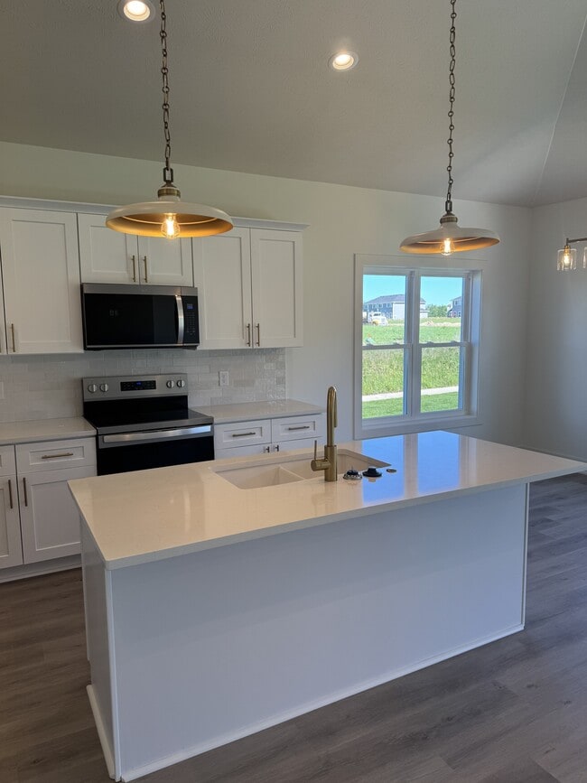 Photo - 200 W Agnes Dr