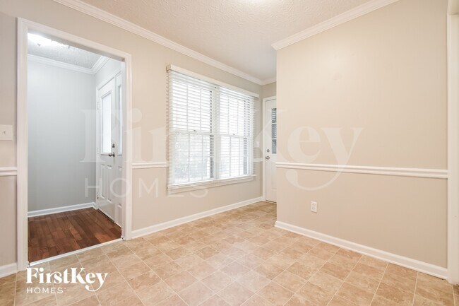 Photo - 2403 Windridge Dr NE