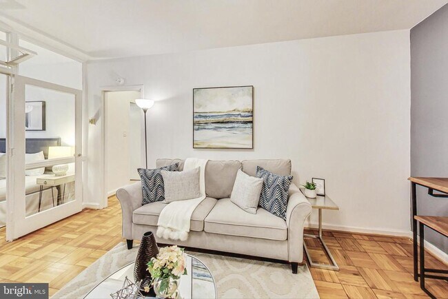 Photo - 1 Scott Cir NW Unidad 116