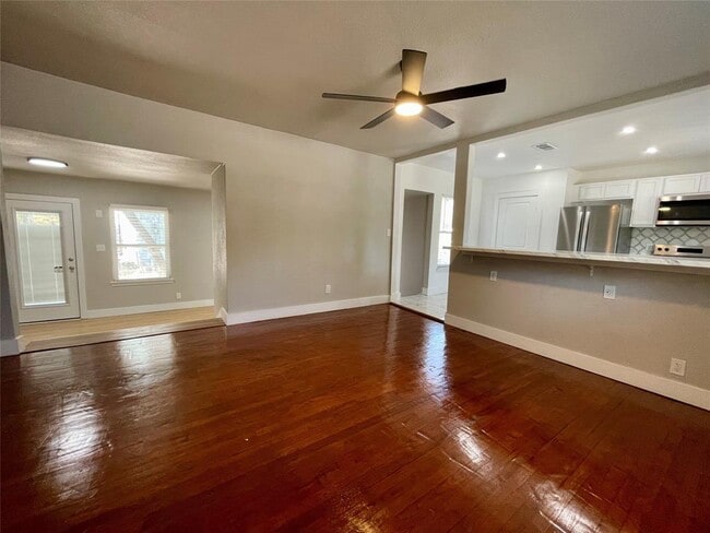 1109 Brentwood St