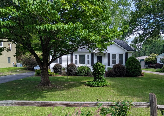 Photo - 2014 Holland St House