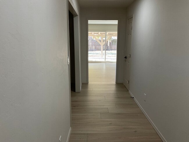 Photo - 2716 Carlton Way