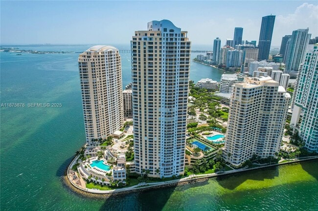 Photo - 848 Brickell Key Dr Unidad 3803