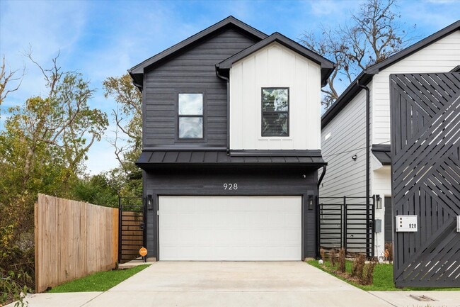 Photo - 928 Granville Dr