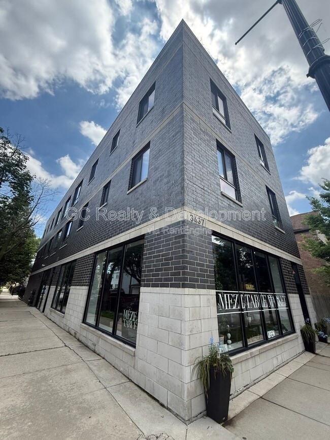 Building Photo - 3437 S Morgan St Unit Apt 3w