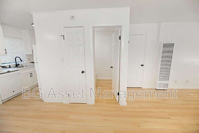 Photo - 547 Rodeo Ave Unit A