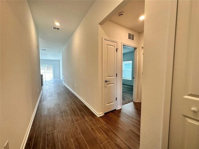 Photo - 309 Loch Ct