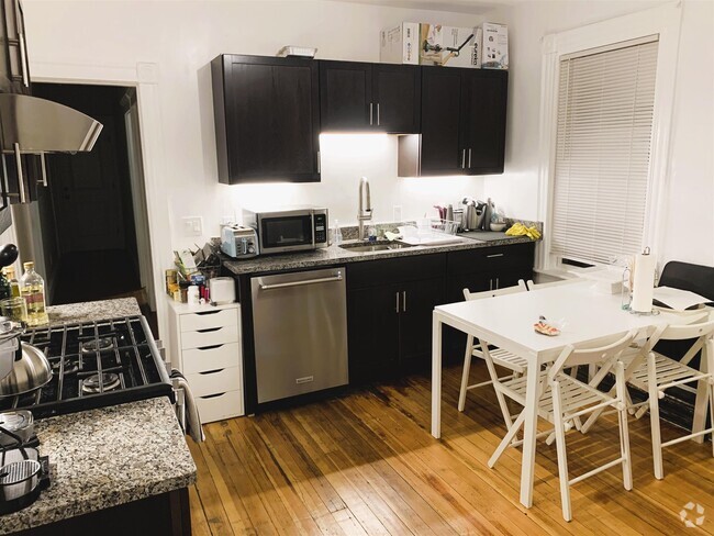 Building Photo - 11 Harold St Unit 1 Rental