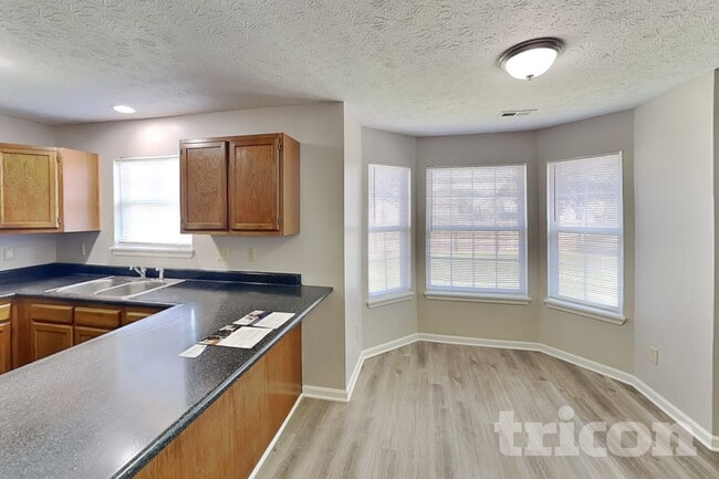 1464 Rebecca Ln