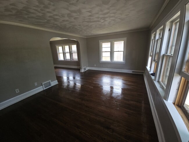 Photo - 1313 Evelyn St