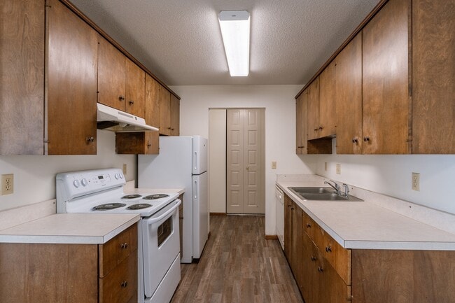 Fargo, ND Windsor Apartments | Kitchen