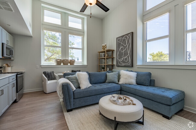 1BR, 1BA - 631SF