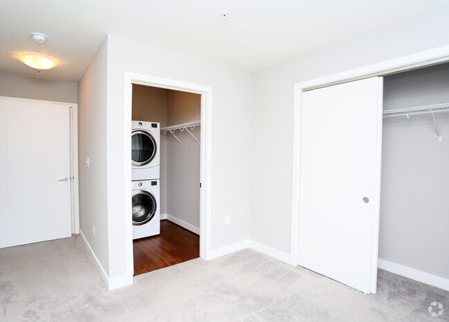 1BR,1BA With Den - 715 SF - The Aria Unit 505