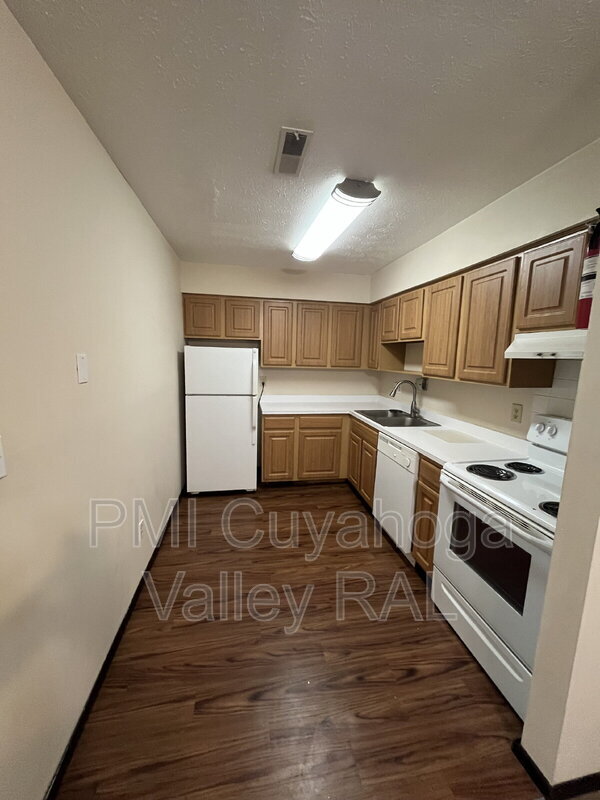 Photo - 1516 W Market St Unit 11