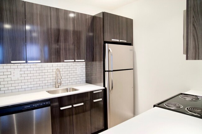 32 Queensberry St Unit 9