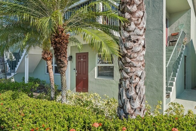 Building Photo - Riverwalk Apartments