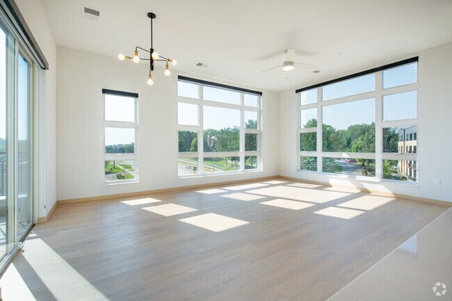 2BR, 2BA - 1212SF